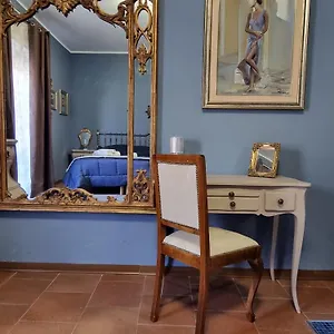 vintageco-apartments.sicilyhotelsitaly.net/